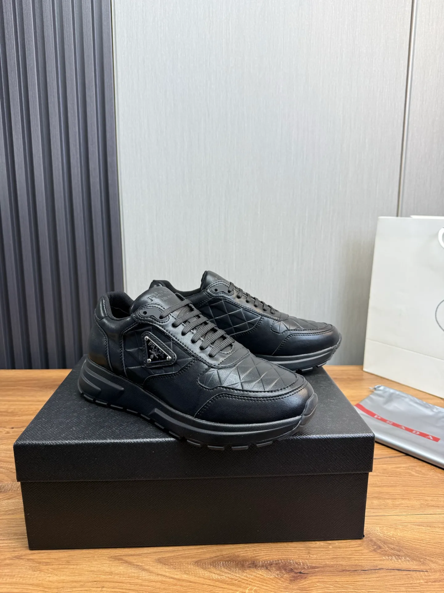 Men's shoes 520💰 [PRADA] Men's shoes are popular in the counter, official website is synchronized, high-quality shipments ✔️Original cowhide splicing + cowhide lining, 1🆚1 replica, original original sole, 38-45 (45 customized, non-refundable)
